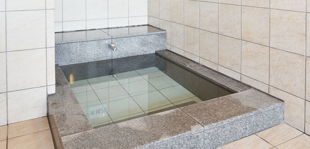 自慢の掛け流しの水風呂。<br />
名水百選に選ばれた秦野名水はとてもやわらかく、<br />
利用者にも大変好評です。